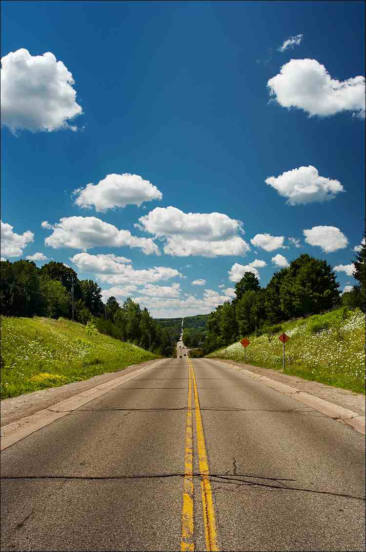 the_road_and_the_clouds_thelma_louise
