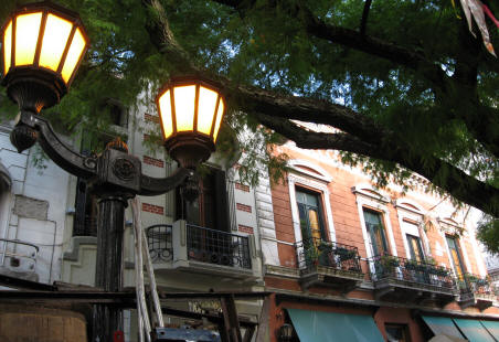 Discovering Buenos Aires, The City That Never Sleeps (Or So It Seems) Discovering Buenos Aires, The City That Never Sleeps (Or So It Seems)