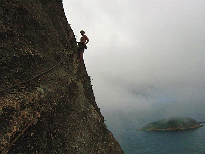 ClimbingRiodejaneirosSugarLoafJamesBondStyle