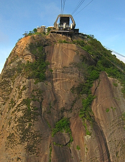 ClimbingRiodejaneirosSugarLoafJamesBondStyle