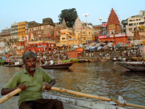 trailer-travel-guide-to-india