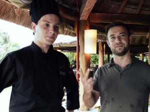 [Travel Video] Cooking Demo At Sasi Thai Restaurant, Cancun, Mexico (Green Tea Smoked Salmon)
